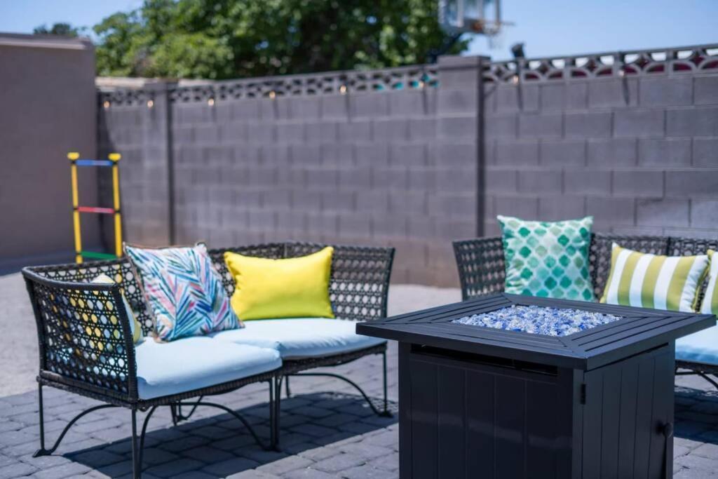 Fab Phx Getaway W/ Pool & Fire Pit Villa Phoenix Kültér fotó